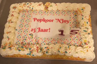 taart voor 15 jaar popkoor 'NJoy